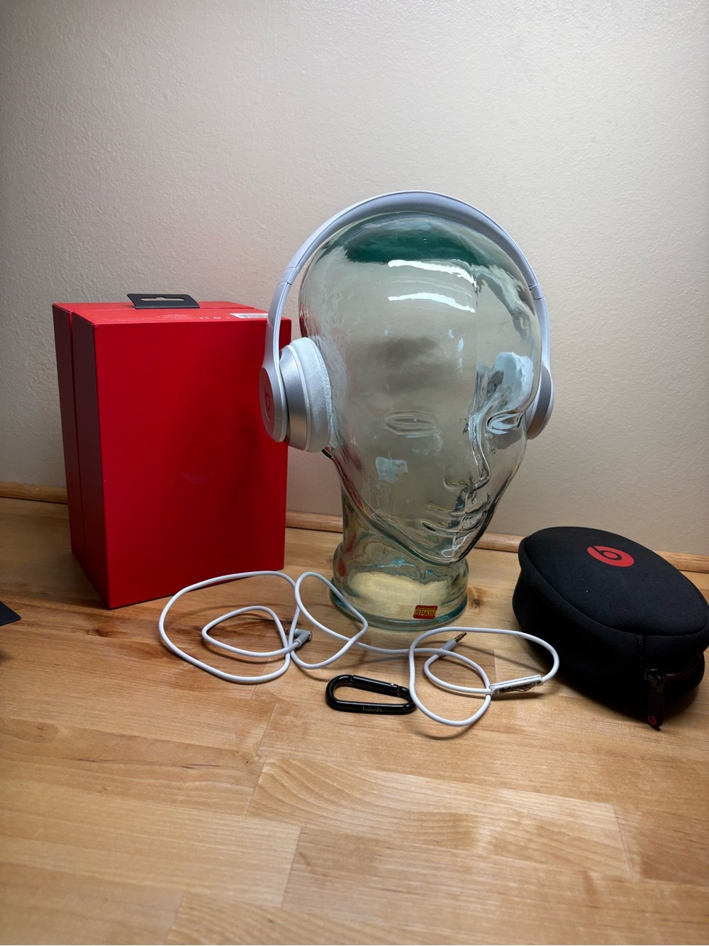 Beats Solo On-Ear Headphones in White with Case
